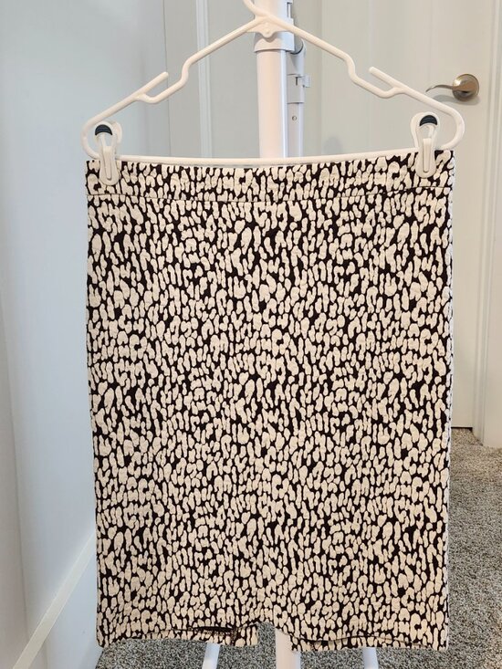 Michael Kors Dresses & Skirts - Michael Michael Kors Brown & White Patterned Skirt – Size M – EUC